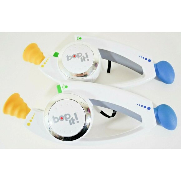 Lot 2 Bop It! Electronic Handheld Game Toy Bop It Twist It Pull It Shout It 2008 - Picture 1 of 6
